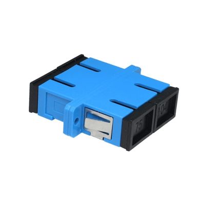 APC UPC PC PBT 材料 1 ポート/2 ポートの耳のないダスト پروف クアッド SC ファイバー オプティック アダプタ