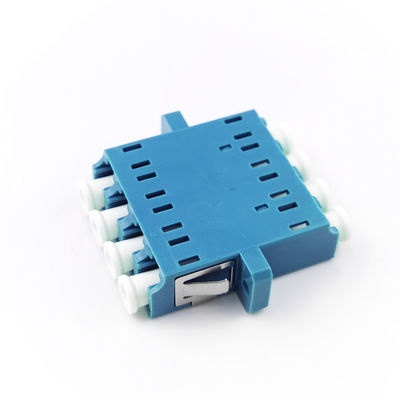 Eared Square の PBT LC/UPC 光ファイバー アダプタ で ネットワーク 性能 を 向上 さ せる