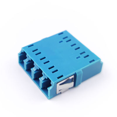 空間節約 FTTH ソリューション 標準 フレンズ 耳のない方形 LC UPC 光ファイバー アダプター