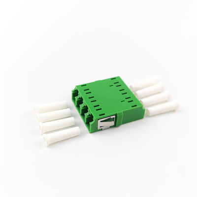 4 ポート グリーン LC APC 光ファイバー アダプター FTTH 性能のための Earless Square カップラー