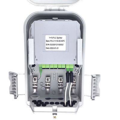 16 ポート FTTH 光ファイバーターミナルボックス IP65 壁ポールマウント FTTxのための屋外箱